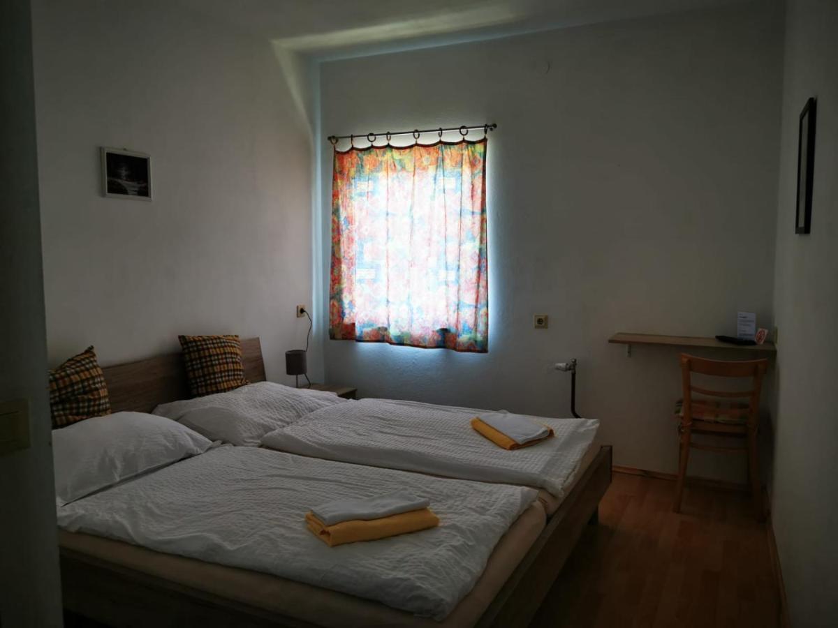 Hotel Goldene Krone Mistelbachi járás Kültér fotó
