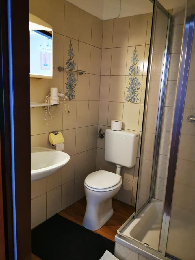Hotel Goldene Krone Mistelbachi járás Kültér fotó