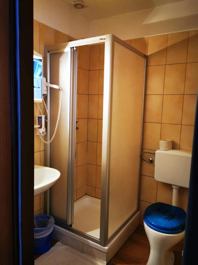 Hotel Goldene Krone Mistelbachi járás Kültér fotó